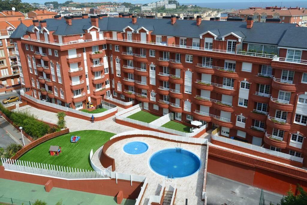 קסטרו אורדיאלס Castro Holidays - Centrico Piscina Urbanizacion Garaje Gratis מראה חיצוני תמונה