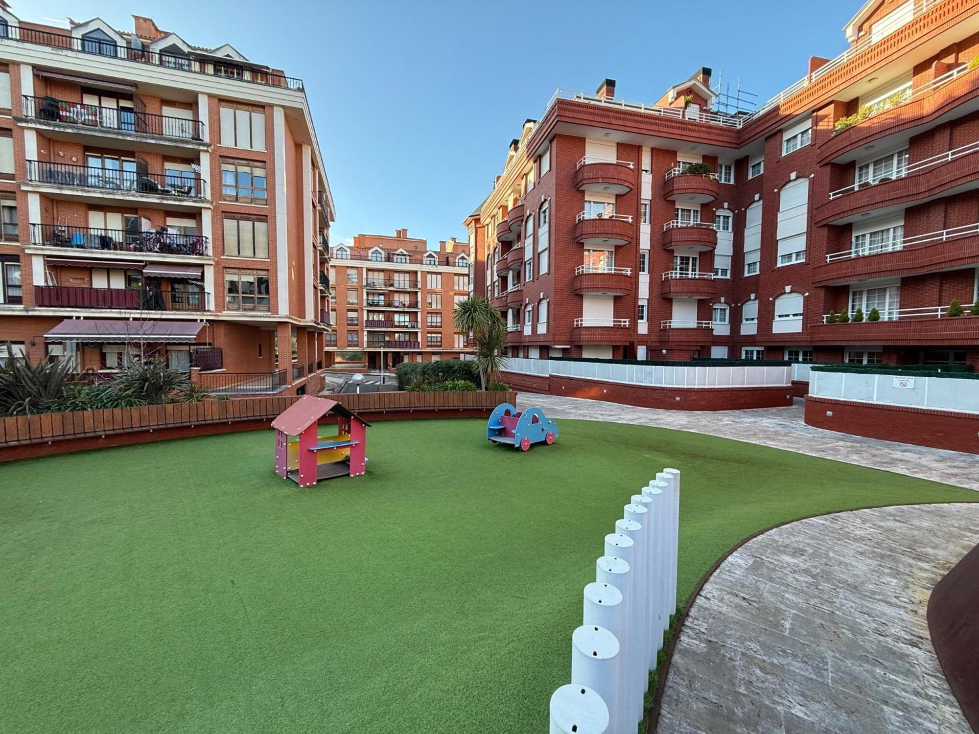 קסטרו אורדיאלס Castro Holidays - Centrico Piscina Urbanizacion Garaje Gratis מראה חיצוני תמונה